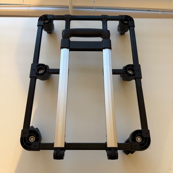 Katziela Luxury Rider Pet Carrier with Removable Wheels Double Telescopic Handle - Picture 13 of 15